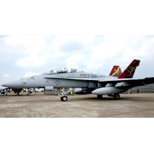爱德美  1/32 F/A-18D战机